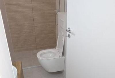 Apartament cu 3 camere decomandat în Calea București