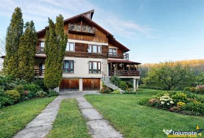 Casă cu 8 camere cu Teren 1000 Mp în Bran