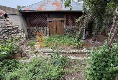 Casă individuală cu 4 camere cu Teren 566 Mp în 1 Decembrie - 2