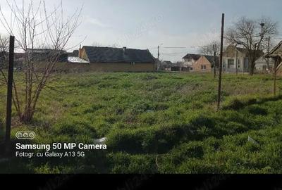 Teren de 1439 mp, în Bobda