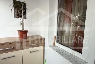 Apartament cu 3 camere semidecomandat în 7 Noiembrie - 12