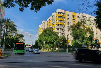 Apartament cu 3 camere decomandat în Sebastian - 2