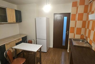 Apartament cu 3 camere decomandat în 1 Mai - 7