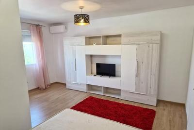 Garsonieră decomandată, mobilată în Complex Studențesc
