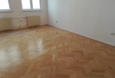 Casă cu 9 camere cu Canalizare în Dorobanți - 7