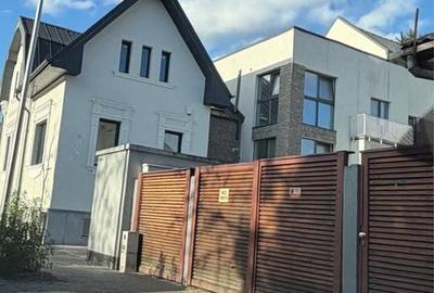 Apartament cu 3 camere decomandat în 7 Noiembrie - 12