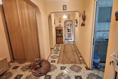 Apartament cu 2 camere decomandat în Micro 13 - 6