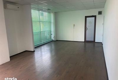 Spațiu comercial, de 41.5 mp, în Plopilor