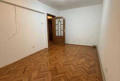 Apartament cu 3 camere decomandat în Dorobanți