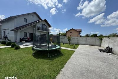 Casă cu 4 camere cu Canalizare în Podari - 3