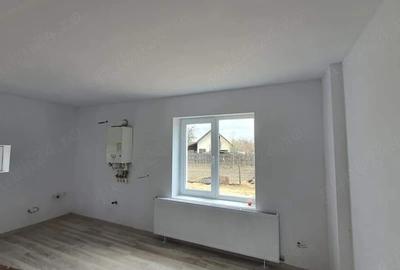 Casă cu 3 camere cu Teren 1200 Mp în Central