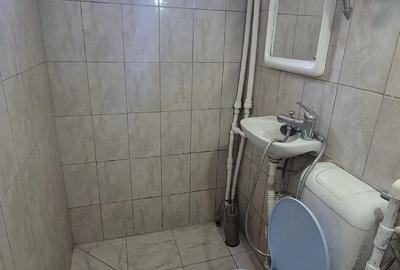 Garsonieră decomandată în Titan