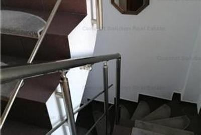 Casă cu 6 camere cu Teren 80 Mp în Central