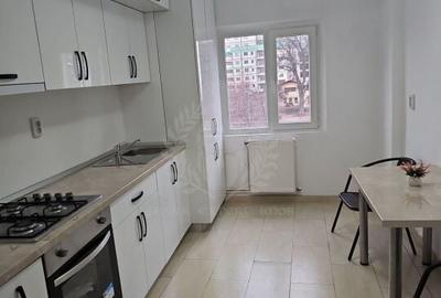 Apartament cu 4 camere decomandat în Republicii - 1