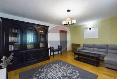 Apartament cu 3 camere decomandat, mobilat în Vitan