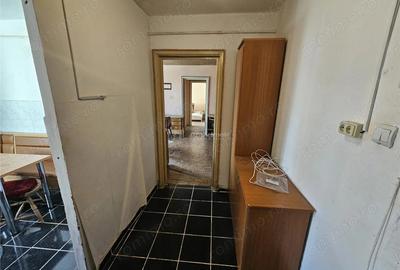 Apartament cu 2 camere semidecomandat, mobilat în Micro I - 17
