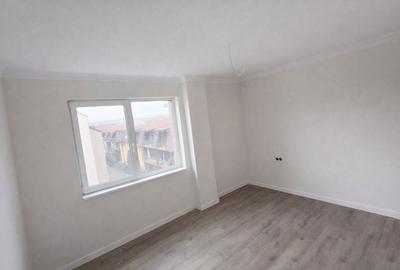 Apartament cu 3 camere semidecomandat, mobilat în Florești - 11