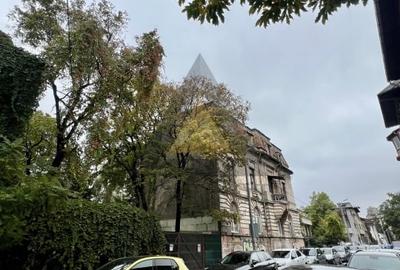 Casă individuală cu 14 camere cu Teren 286 Mp în P-ța Sfinții Voievozi - 12