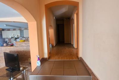 Casă cu 3 camere cu Teren 100 Mp în Central