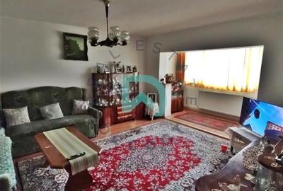 Apartament cu 3 camere decomandat în Răcădău