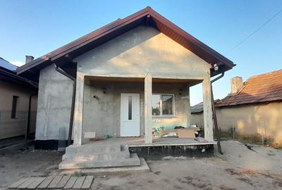 Casă individuală cu 3 camere cu Teren 1890 Mp în 1 Decembrie 1918