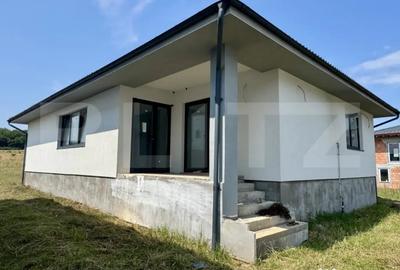 Casă cu 4 camere cu Teren 528 Mp în Corunca