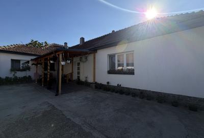 Casă individuală cu 5 camere cu Canalizare în Utvin