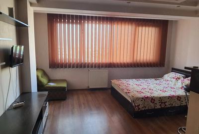 Garsonieră nedecomandată, mobilată în Energia