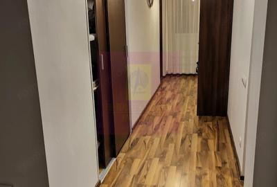 Apartament cu 3 camere semidecomandat în Central