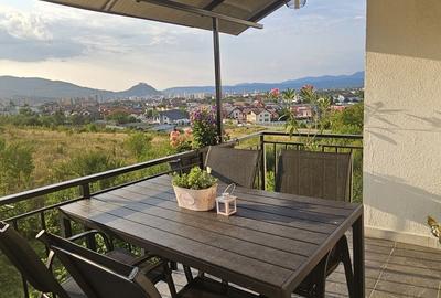 Apartament cu 4 camere decomandat în Central