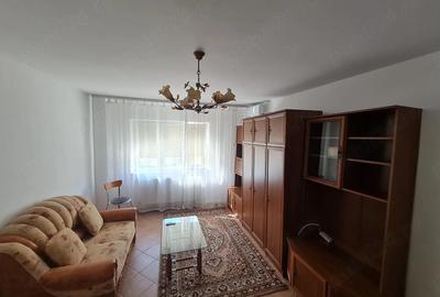Garsonieră decomandată în Podul de Fier