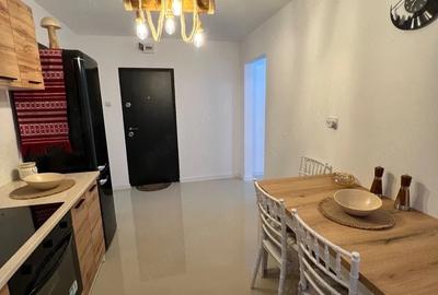 Apartament cu 3 camere semidecomandat în Deveselu