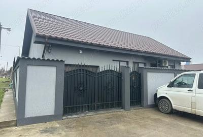 Casă cu Teren 248 Mp în Corbu - 2