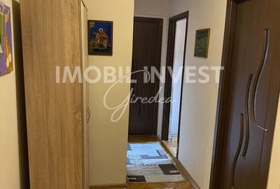 Apartament cu 3 camere în Cetate