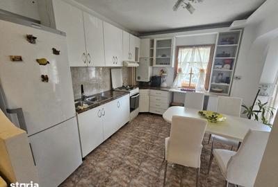 Apartament cu 3 camere în Central - 1