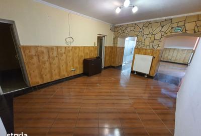 Spațiu comercial, de 90 mp, în Central - 10