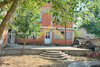 Casă individuală cu 7 camere cu Piscina în Fântânele - 3