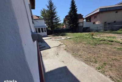 Casă cu 4 camere cu Teren 600 Mp în Central