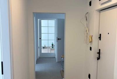 Apartament cu 4 camere semidecomandat în Tineretului - 1