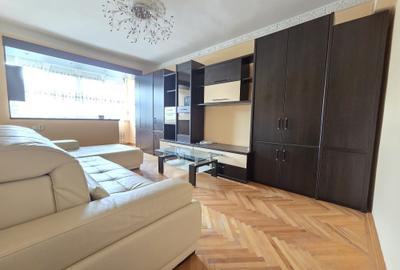 Apartament cu 3 camere decomandat în Mazepa 1