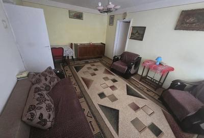 Apartament cu 3 camere semidecomandat, mobilat în Central