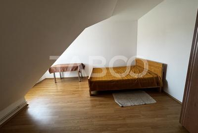 Apartament cu 4 camere decomandat, mobilat în Vasile Aaron - 13