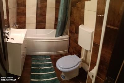 Apartament cu 3 camere decomandat în Central - 1