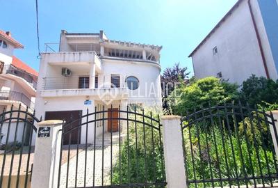 Casă individuală cu 7 camere cu Canalizare în Central - 17