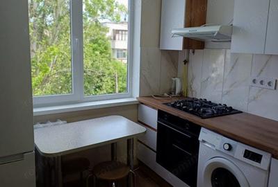Apartament cu 2 camere decomandat în Gara de Nord