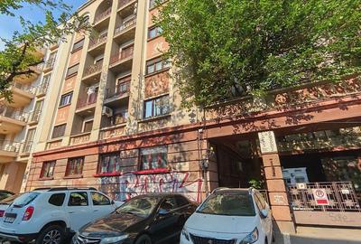 Apartament cu 3 camere semidecomandat, mobilat în Dorobanți