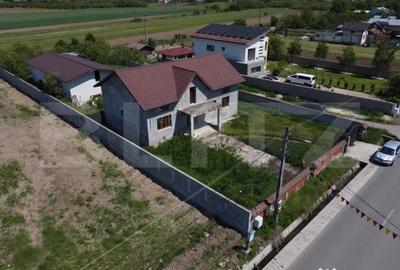 Casă cu 5 camere cu Teren 1204 Mp în Central - 6