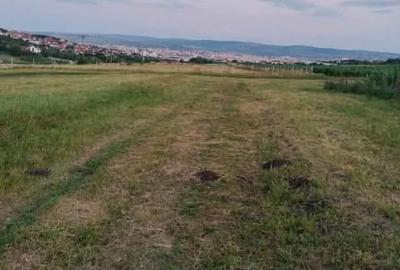 Teren de 839 mp, în Iris