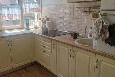 Apartament cu 3 camere semidecomandat în Central - 3