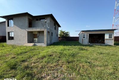 Casă cu 5 camere cu Teren 1234 Mp în Brazi